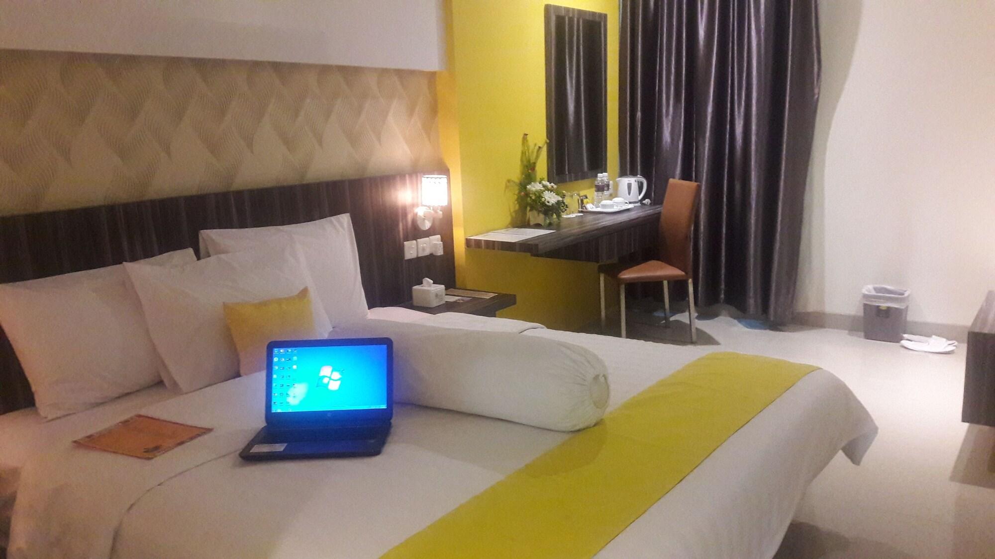 Kaliban Hotel Batam Exterior photo