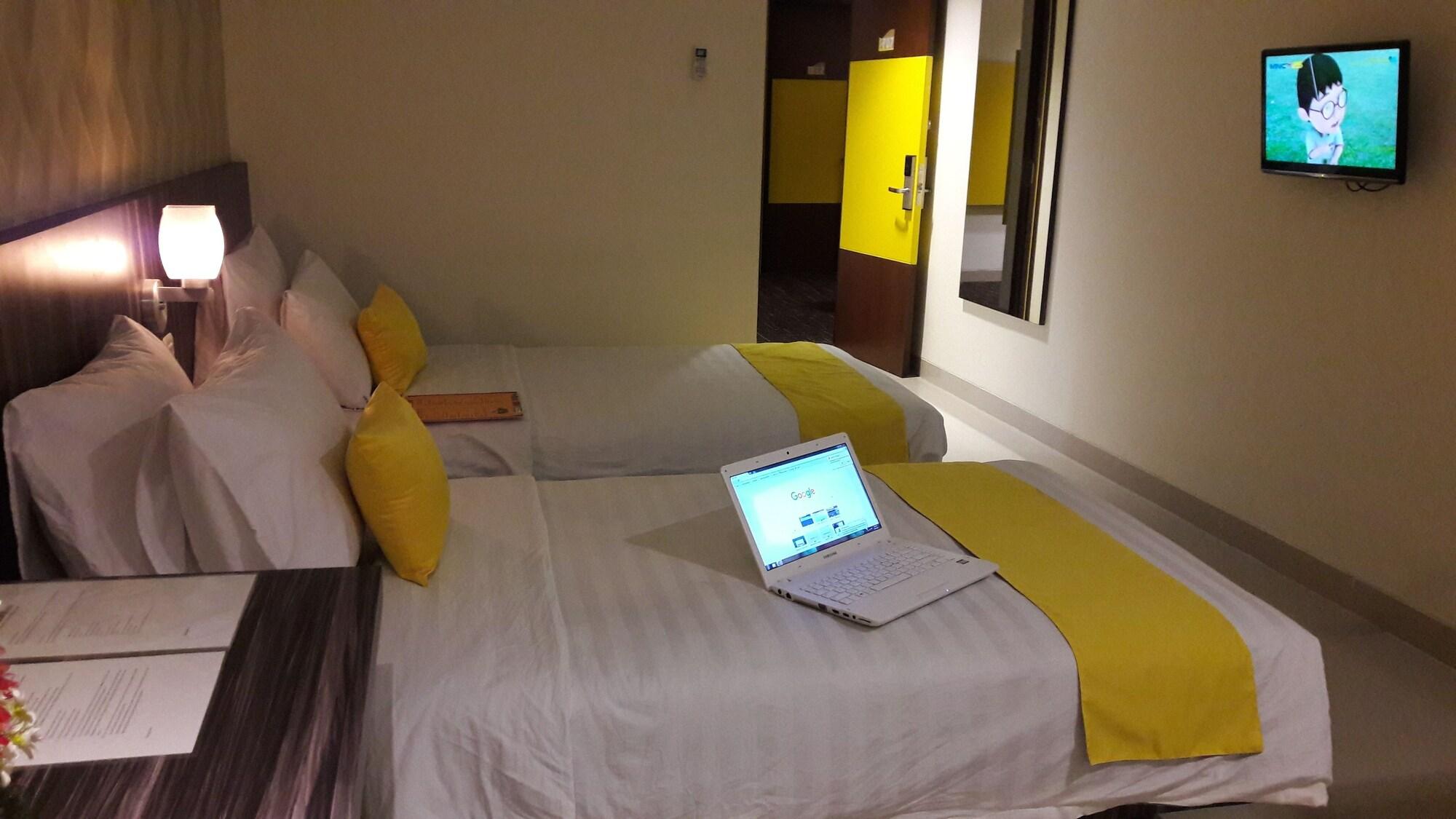 Kaliban Hotel Batam Exterior photo