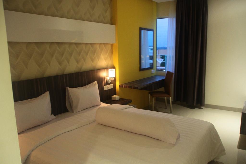 Kaliban Hotel Batam Exterior photo